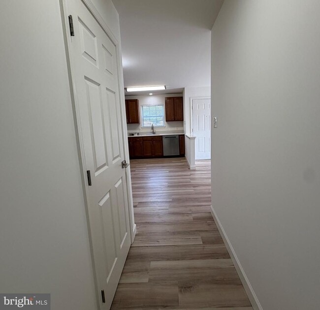 Building Photo - 70 Sequoia Dr