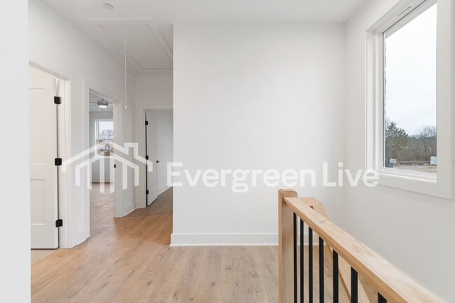 Building Photo - 129 Leggo Ave