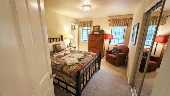 Building Photo - Furnished Sunriver 3 Bedroom Home Availabl...