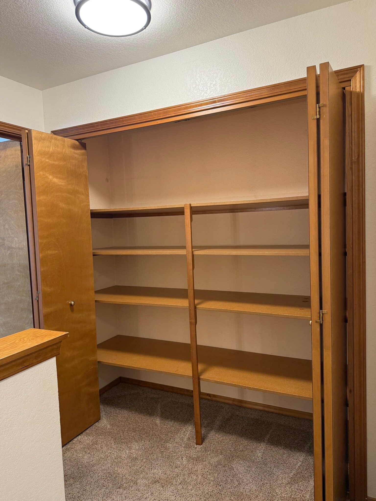 Hallway Storage - 703 E Manitoba Ave
