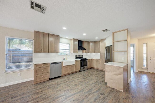 Building Photo - 2317 Friarcreek Loop