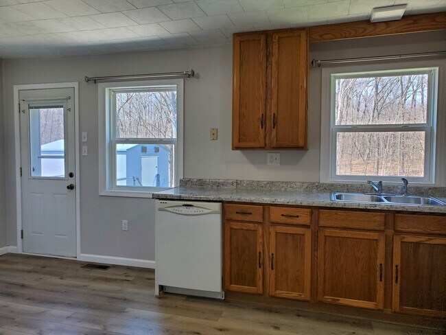 Building Photo - 475 County Rd 525 N