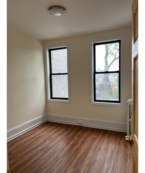 Building Photo - 10510 Liberty Ave