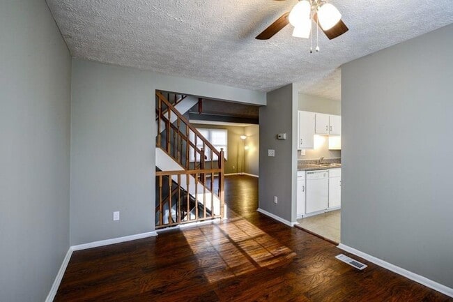 Building Photo - 2887 Royal Path Ct