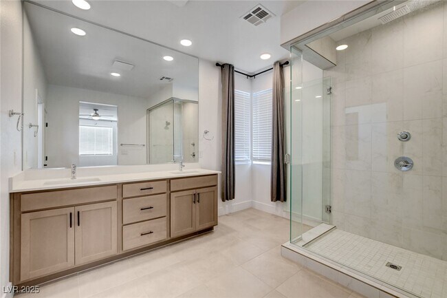 Building Photo - 1305 Azure Jay Ave