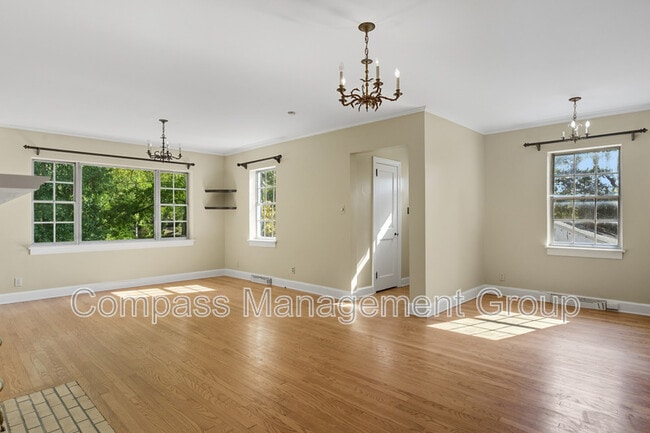 Building Photo - 139 Druid Dr