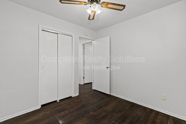 Building Photo - 11809 Bridgevale Ave