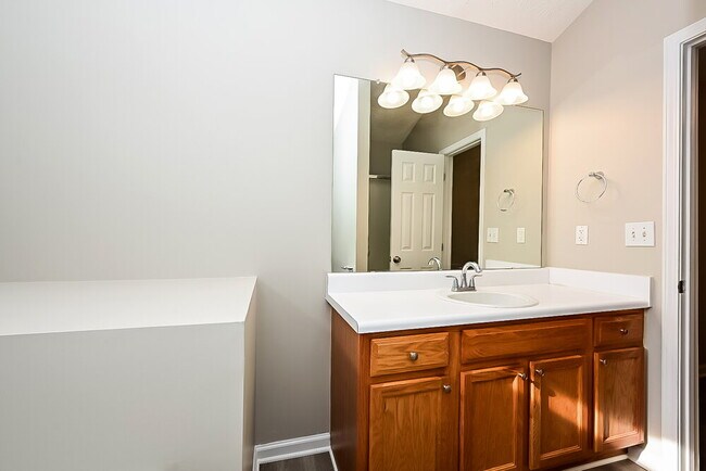 Building Photo - 896 Madison Ct