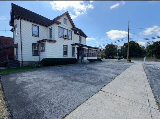 Building Photo - 1701 Jefferson St