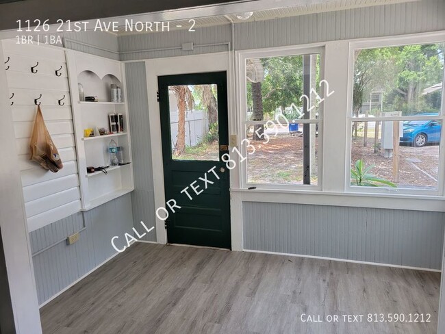 Building Photo - Beautifully redone Historic St. Pete Apart...