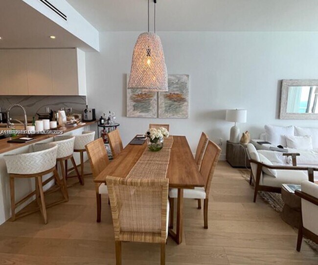 Building Photo - 15701 Collins Ave