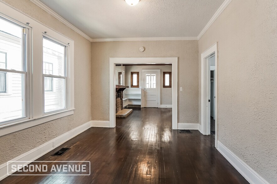 Building Photo - 518 Oak Pl