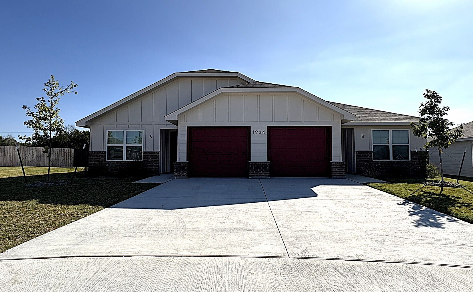 Building Photo - 1234 Lexington Dr