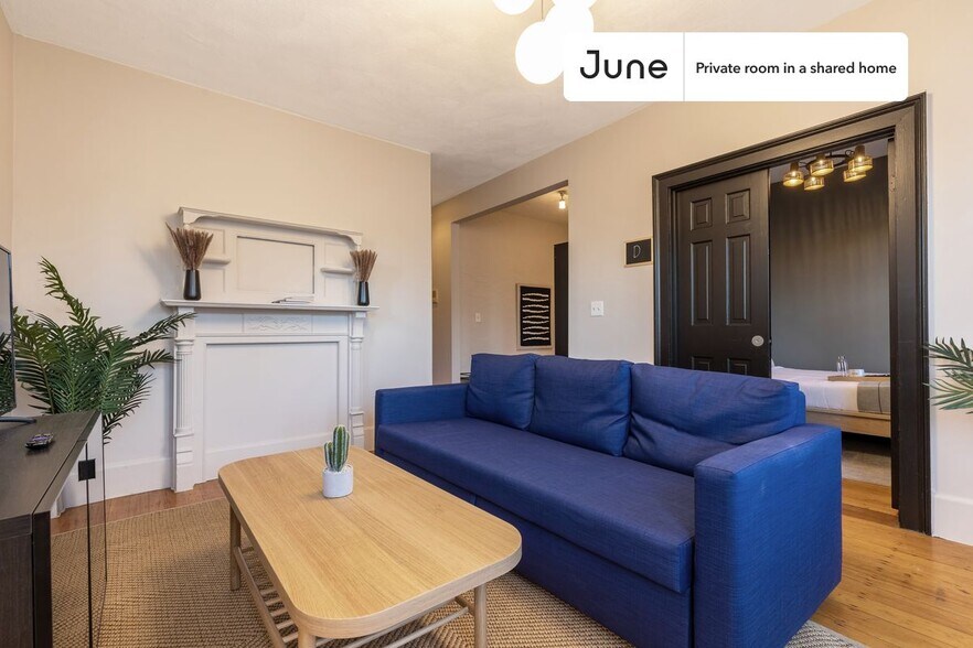 Building Photo - Room in Shared 4 bed/1 bath home