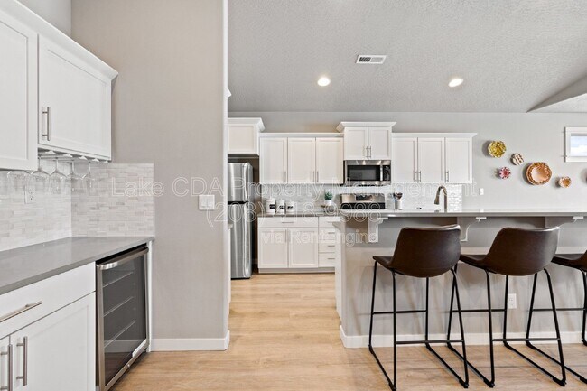 Building Photo - 5673 W Rockingham Dr