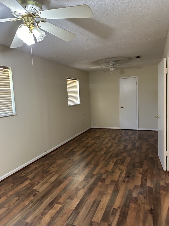 Building Photo - 6 Mancuso Dr