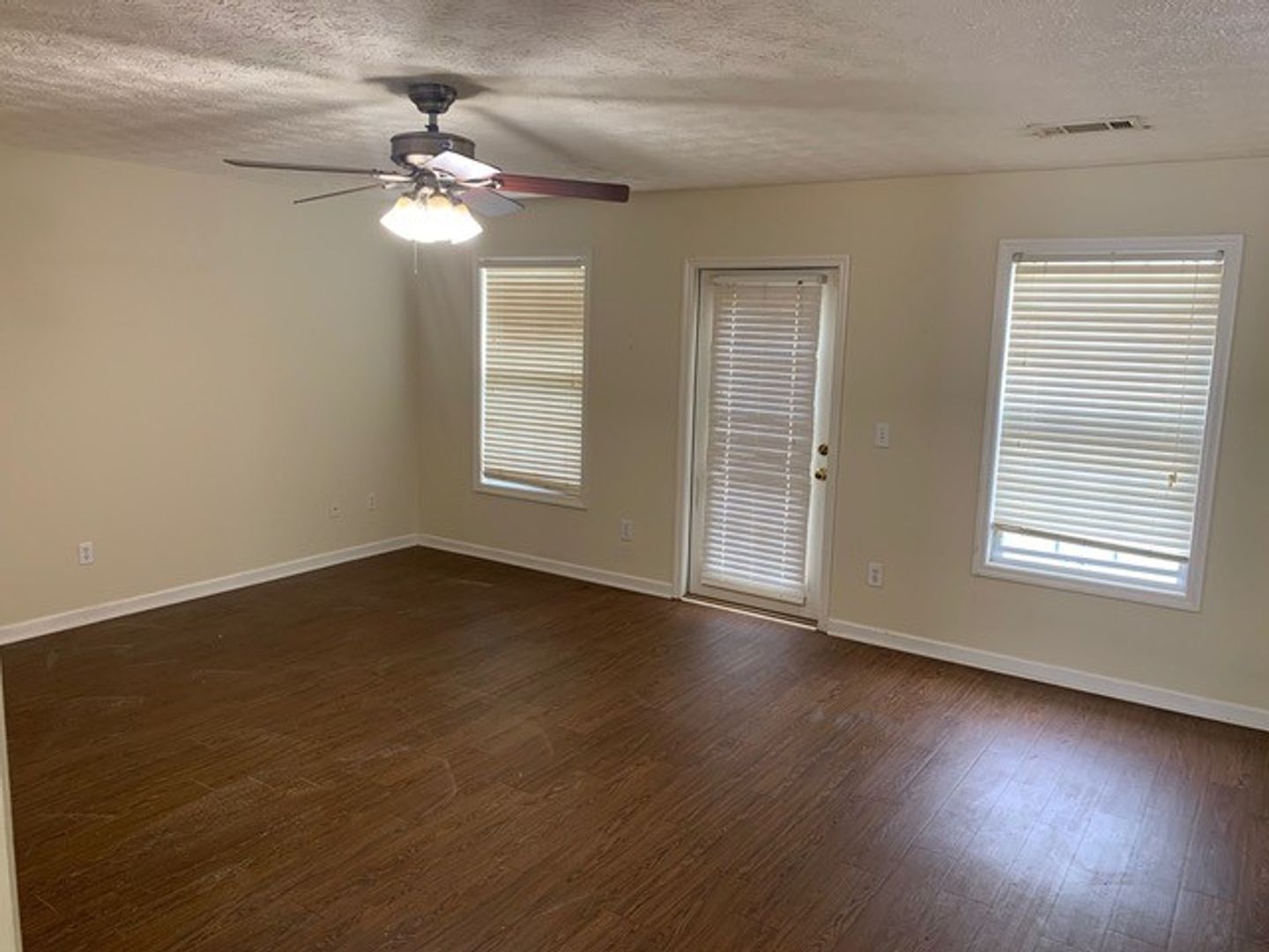 Building Photo - Donahue Crossing