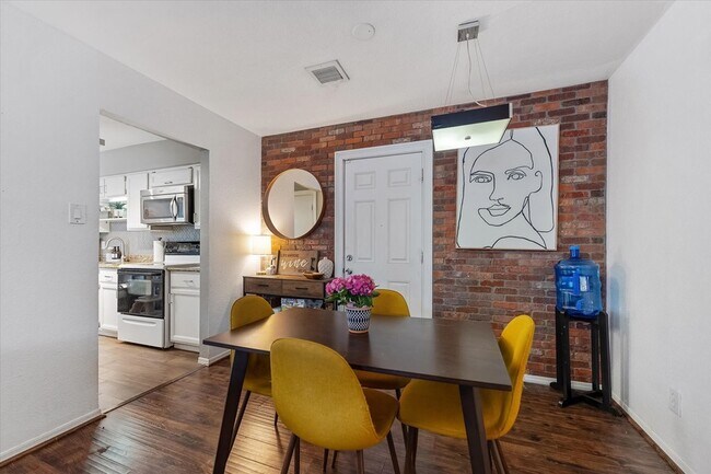Building Photo - 1201 Bering Dr
