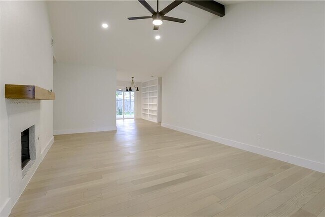 Building Photo - 7901 Seminary Ridge Dr