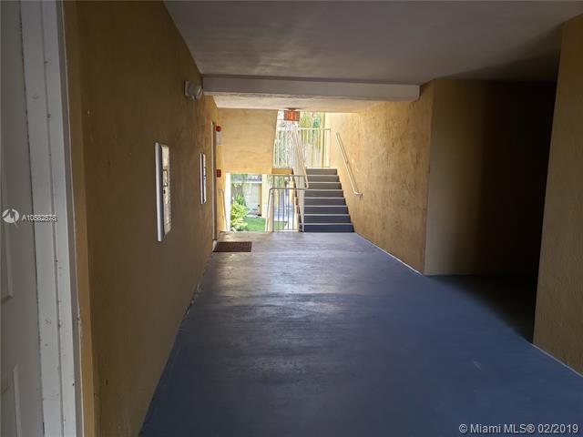 Building Photo - 777 SW 111th Way