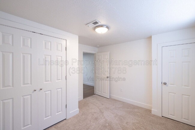 Building Photo - 1223 Emery St W
