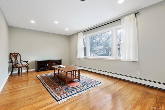 Building Photo - 425 First Avenue Unit