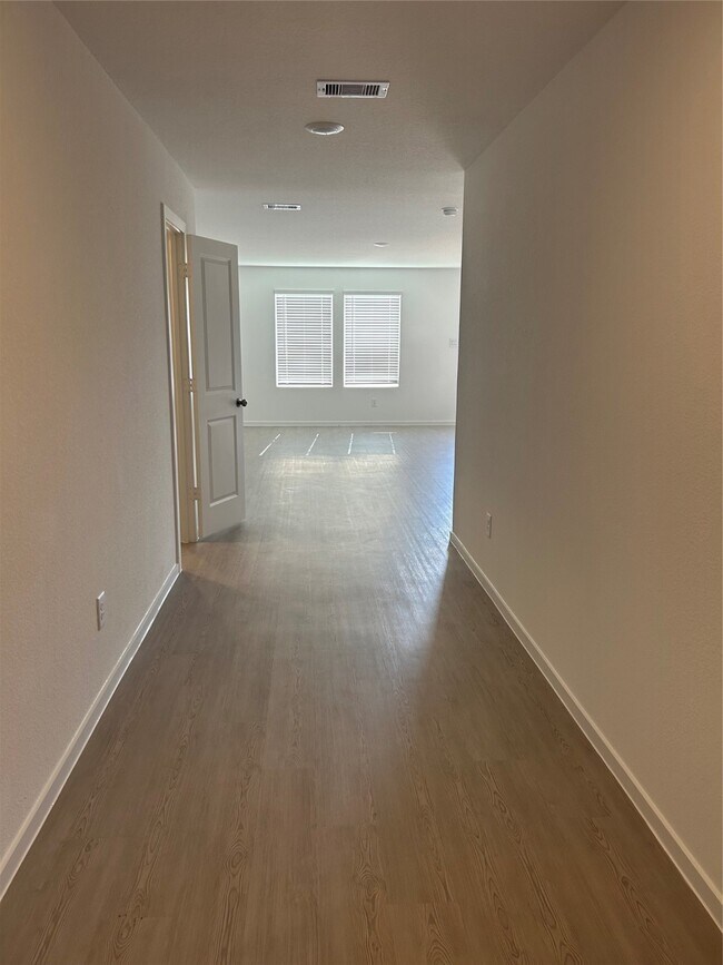 Building Photo - 31350 Black Cherry St