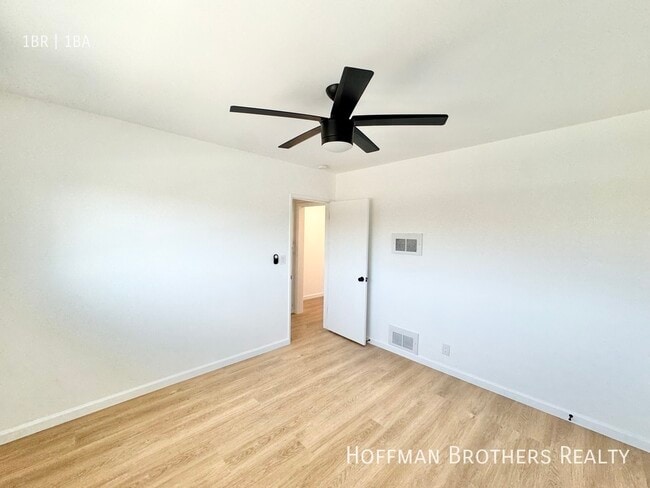 Building Photo - 14807 Normandie Ave