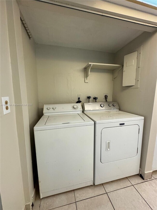 Building Photo - 7205 W Sunrise Blvd