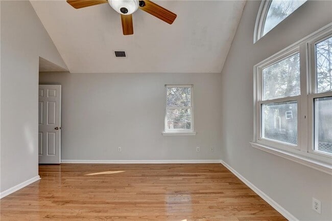 Building Photo - 1112 Ashbury Dr