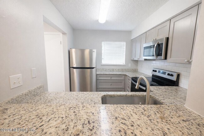 Building Photo - 1357 Kingsley Ave