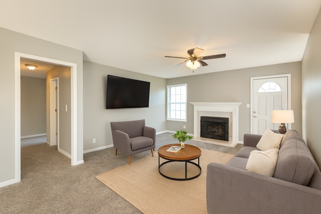 Building Photo - $1900 - 4 Beds 3 Bath + Bonus Room w/ Massive Fenced Yard