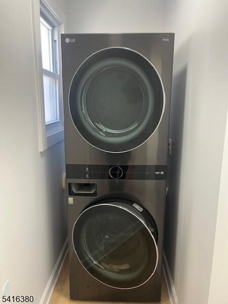 Building Photo - 114 E Main St