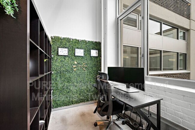 Building Photo - 700 N Washington Ave