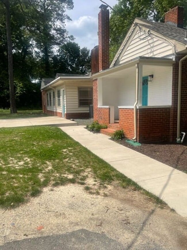 Building Photo - 5701 Monument Ave