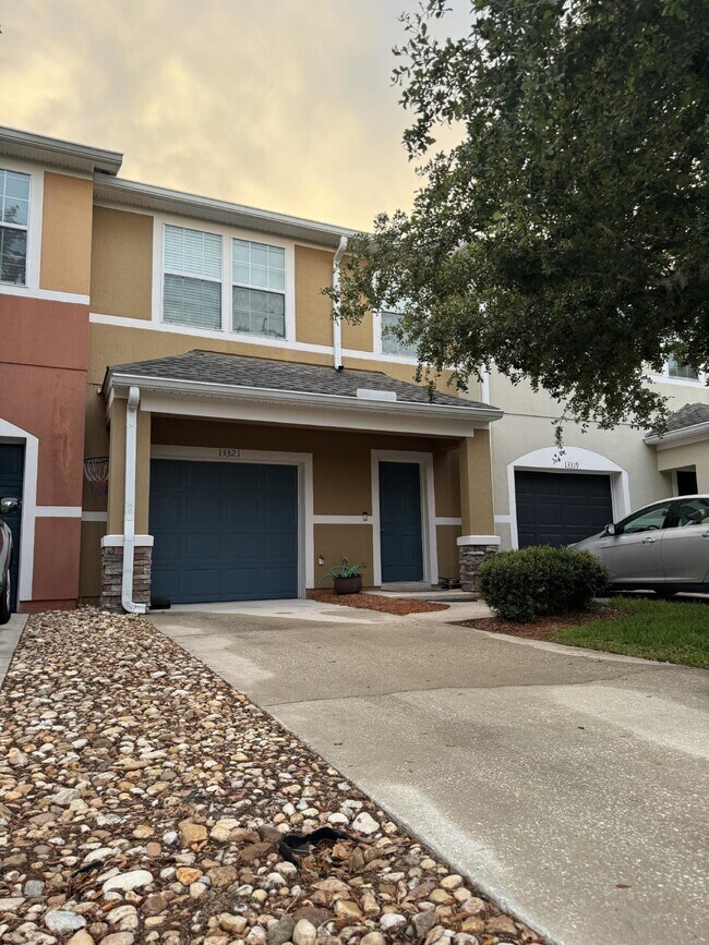 Building Photo - 3 bedroom 2.5 bath townhome in Bartram Park