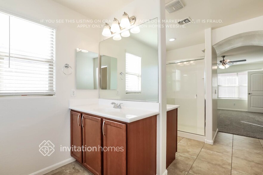 Building Photo - 1447 S Ponderosa Dr