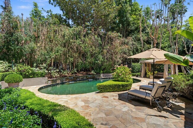 Building Photo - 575 N Beverly Glen Blvd