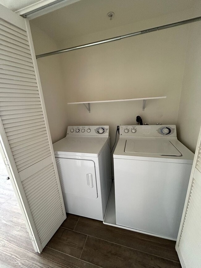 Building Photo - Temecula PKwy. 1 Bedroom, 1 Bath Condo with Garage