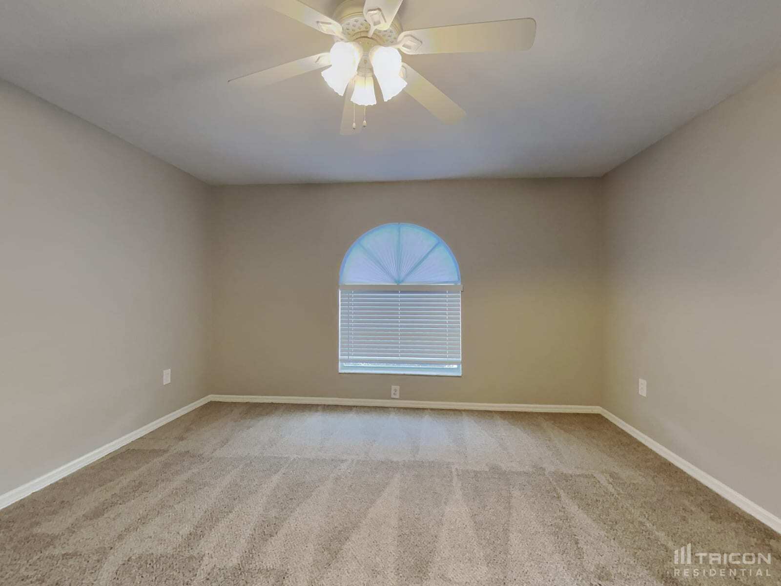 Building Photo - 5913 Fall River Dr