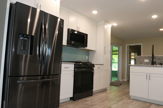 Building Photo - 1510 W Riviera Dr