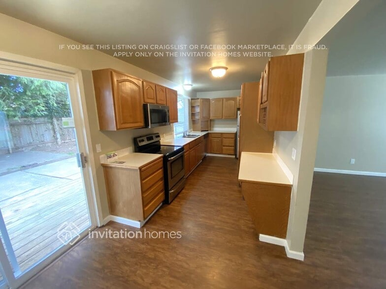 Building Photo - 26120 18th Ave S