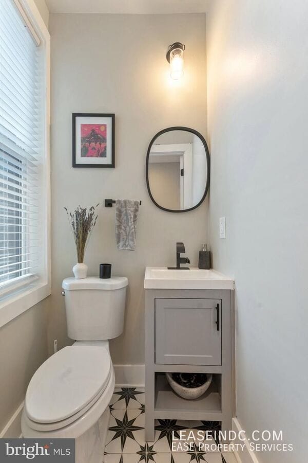 Building Photo - 121 15th St SE