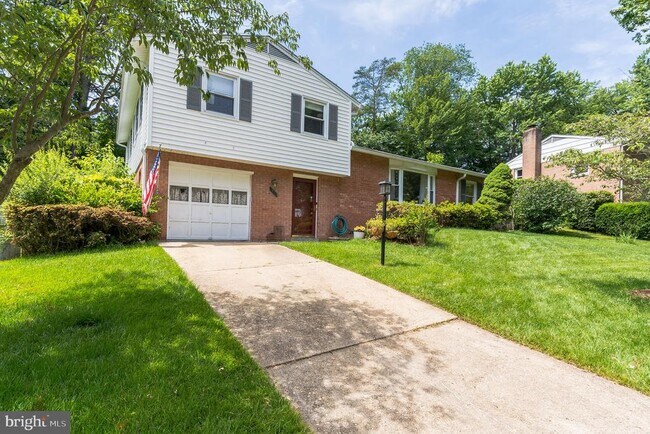 Building Photo - 7011 Hadlow Dr