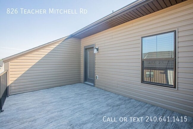 Building Photo - 826 Teacher MItchell Rd