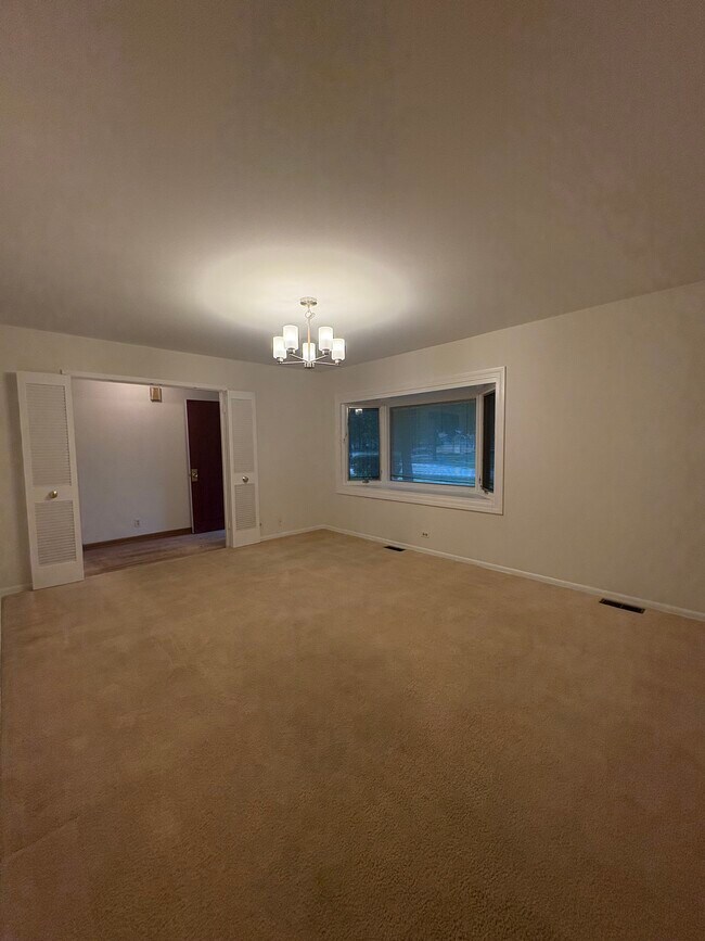Building Photo - 112 Braemar Dr
