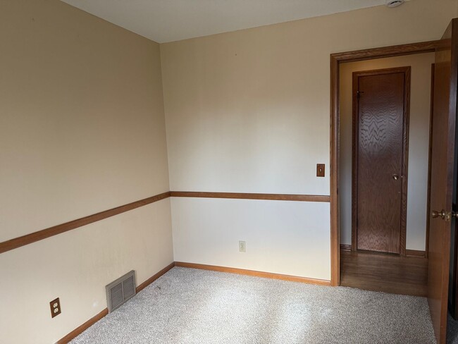 Building Photo - 1135 Welcome Cir