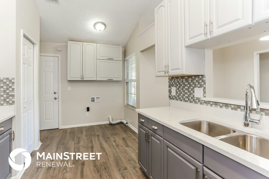 Building Photo - 2016 Avila Way