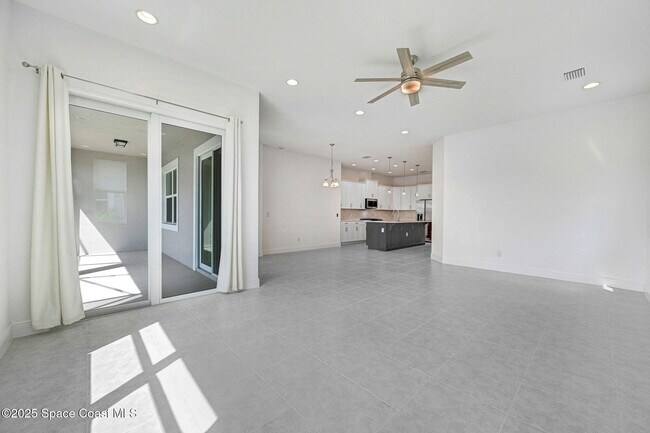 Building Photo - 2988 Pangea Cir