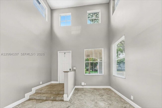 Building Photo - 1250 W Magnolia Cir
